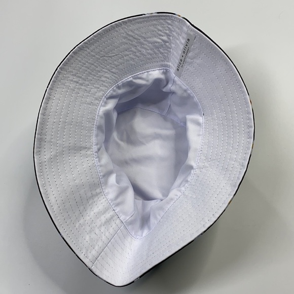 Alice & Olivia Reversible Daisey Bucket Hat NWT - Picture 4 of 7